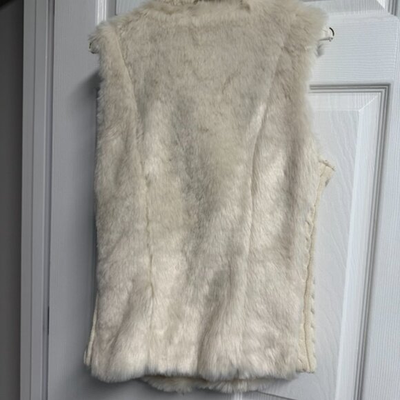 Faux Fur Vest - Picture 2 of 4